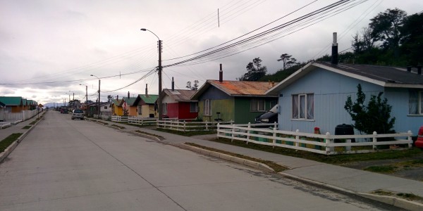 La seule rue pavée de Puerto Williams