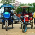 Vélo taxi attendant clients